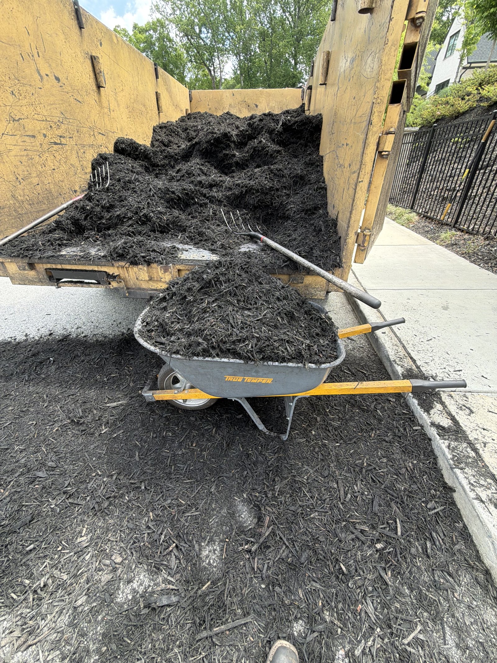 Fresh Mulch Delivery